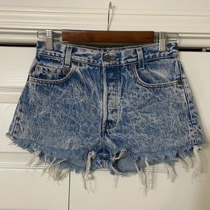 Levi cut off shorts